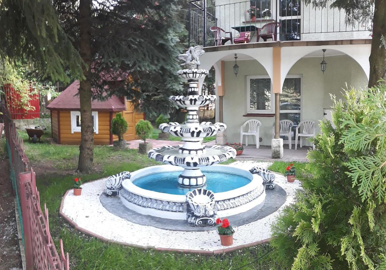 Maxim Pokoje Goscinne Iwonicz-Zdrój Exterior foto