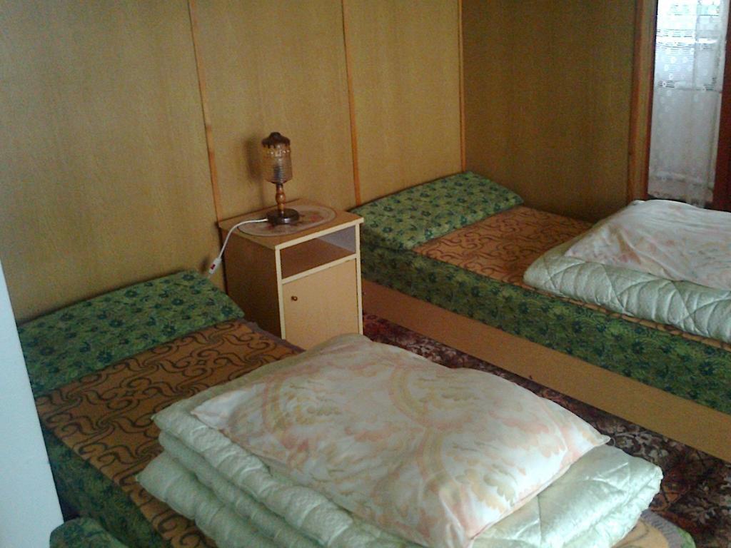 Maxim Pokoje Goscinne Iwonicz-Zdrój Habitación foto